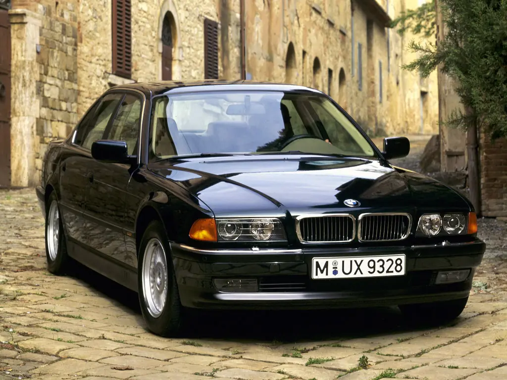 BMW 7-Series (E38) 3 поколение, седан (06.1994 - 08.1998)